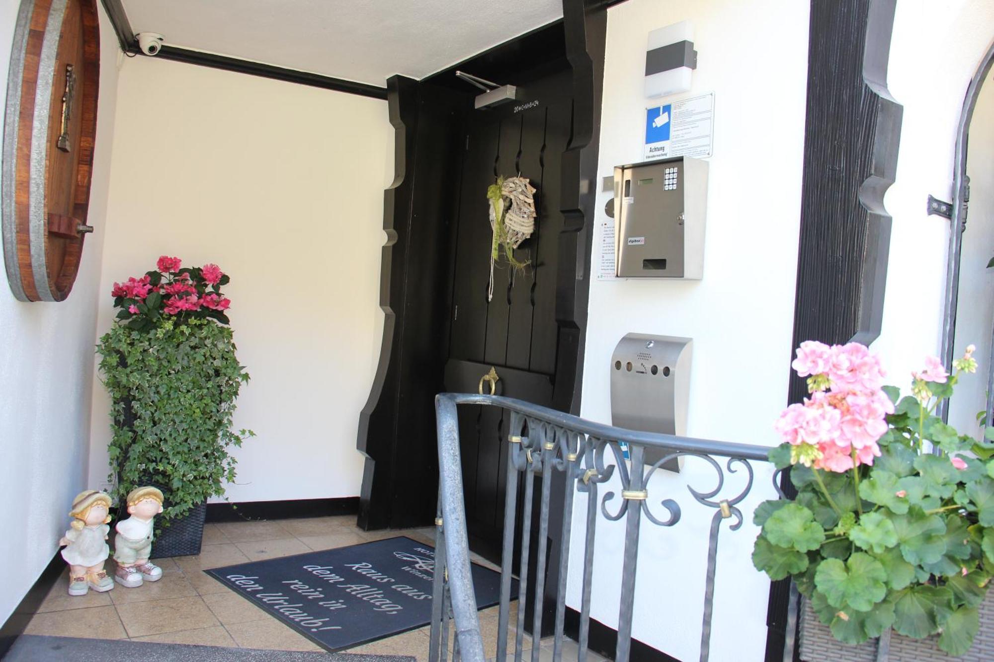 Hotel Altes Winzerhaus Cochem Exterior photo