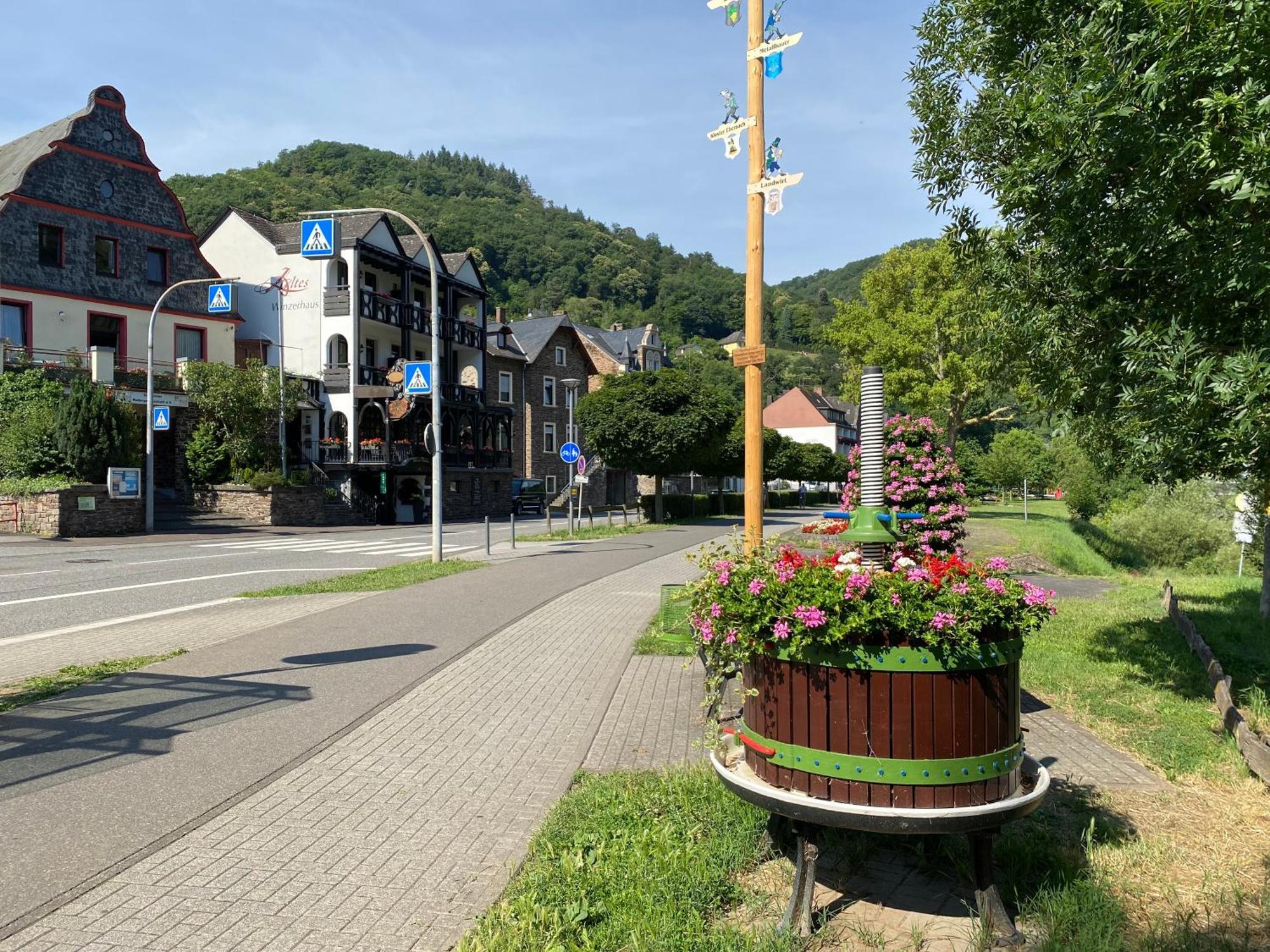 Hotel Altes Winzerhaus Cochem Exterior photo