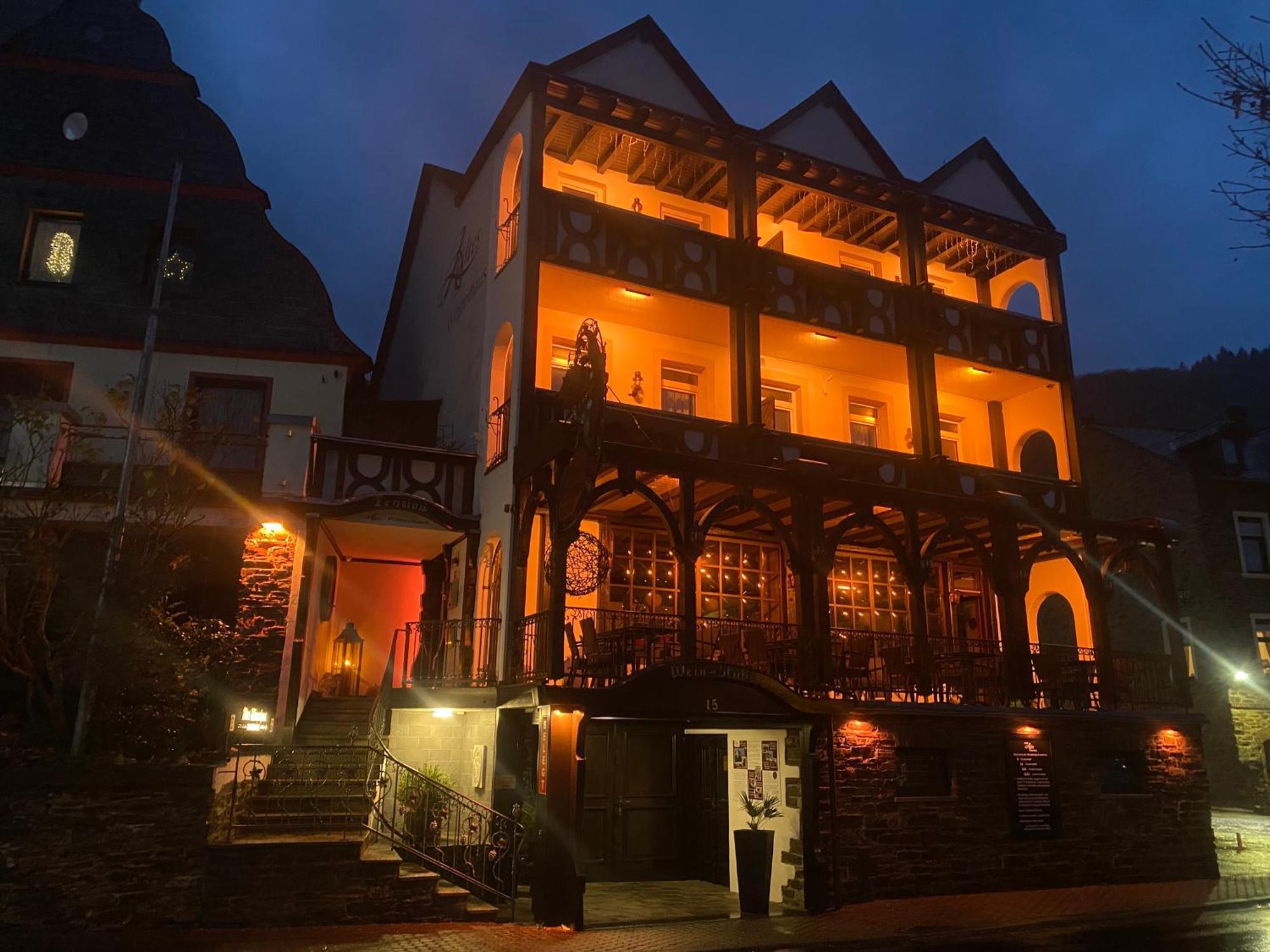 Hotel Altes Winzerhaus Cochem Exterior photo